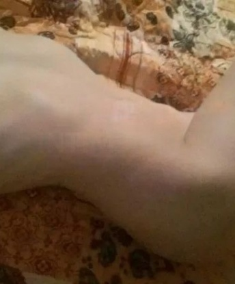 Обладаю креативным подходом и нежными прикосновениями, чтобы утолить все твои сокровенные желания. Мои услуги включают классический и эротический массаж, фантазии приветствуются! Я опытная и открытая для новых экспериментов, гарантирую полное удовлетворение и релаксацию. Сотни довольных клиентов остаются после каждой встречи, и я готова поделиться их отзывами. Мое местоположение - Москва, поэтому можем встретиться в любое удобное для тебя время. Посмотри мои фото и представь себя рядом со мной - вот такой я игривая и сексуальная. Жду твоего звонка! 👄💋🔥 Лапушка